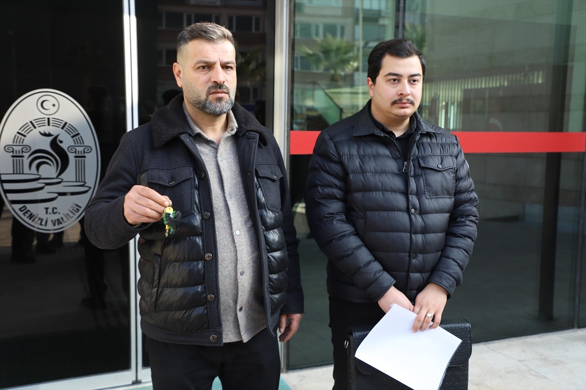 Nesine 3. Ligi 4. Grup'ta mücadele eden Denizlispor'da, iki kez ertelenen olağanüstü kongre ve...