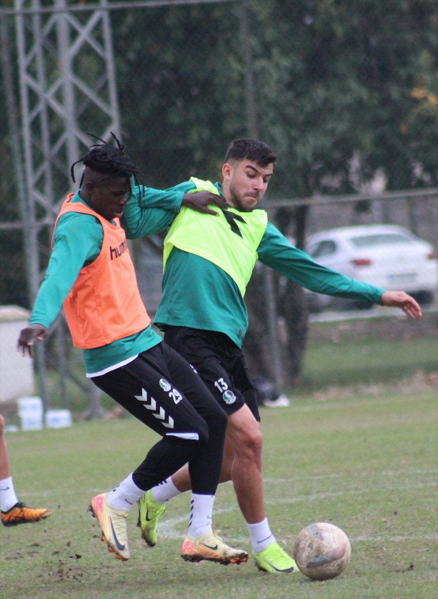 Sakaryaspor, Trendyol 1. Lig'in 16. haftasında evinde Alagöz Holding Iğdır FK ile yapacağı maçın...