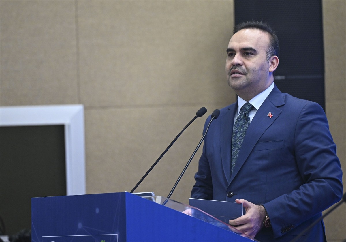 Şanlıurfa'da Sanayi ve Teknoloji Bakanlığı ev sahipliğinde düzenlenen Güneydoğu Anadolu "GAP Eylem...