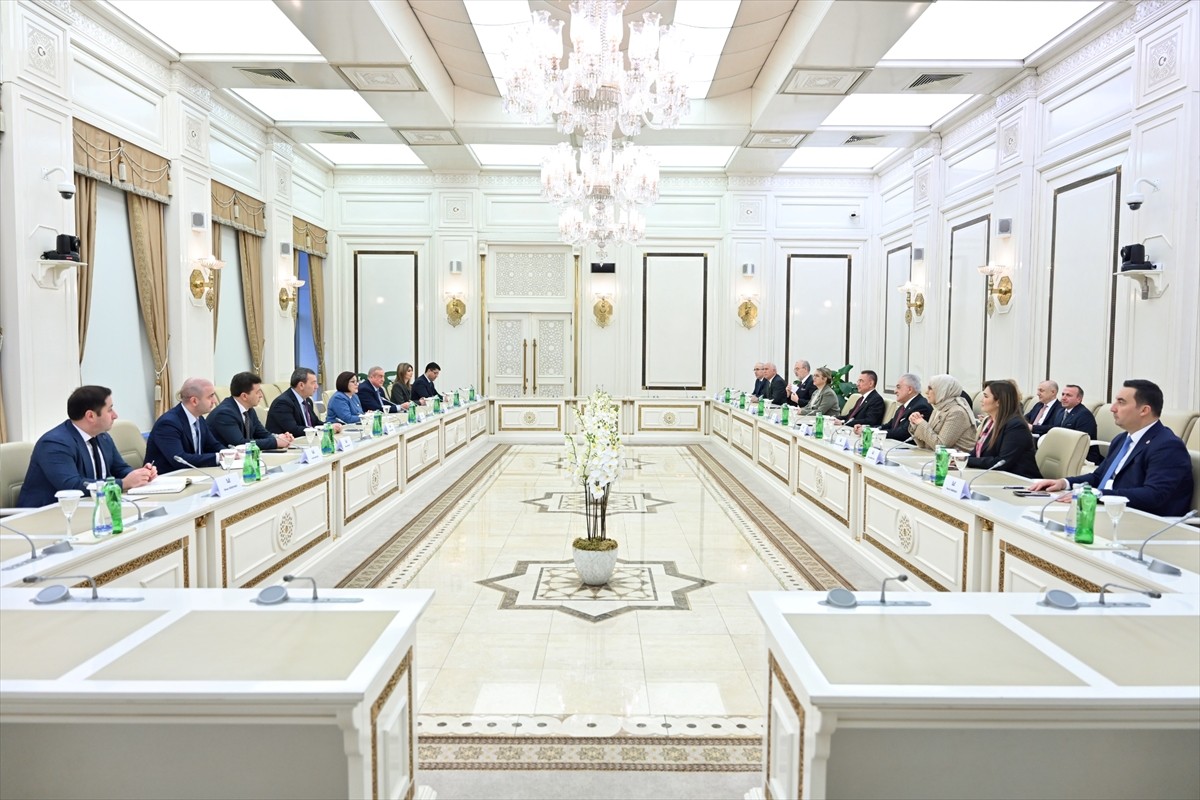 TBMM Dışişleri Komisyonu Başkanı Fuat Oktay (sağ 5), Azerbaycan Parlamentosunun 106. kuruluş yılı...