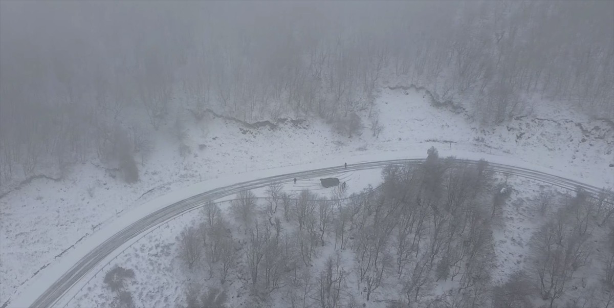Tekirdağ'ın Süleymanpaşa ilçesinde sis, dronla görüntülendi.