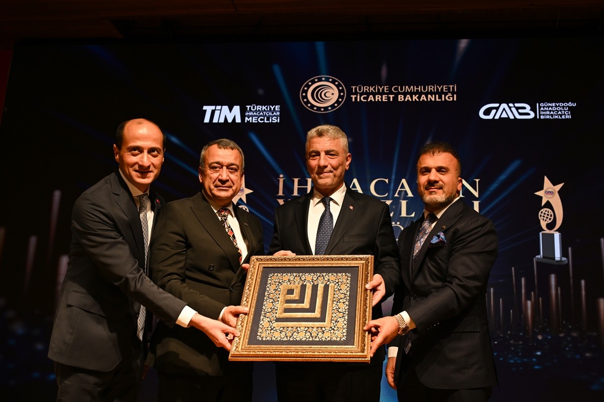 Ticaret Bakanı Ömer Bolat, Güneydoğu Anadolu İhracatçı Birliklerinde (GAİB) düzenlenen "İhracatın...