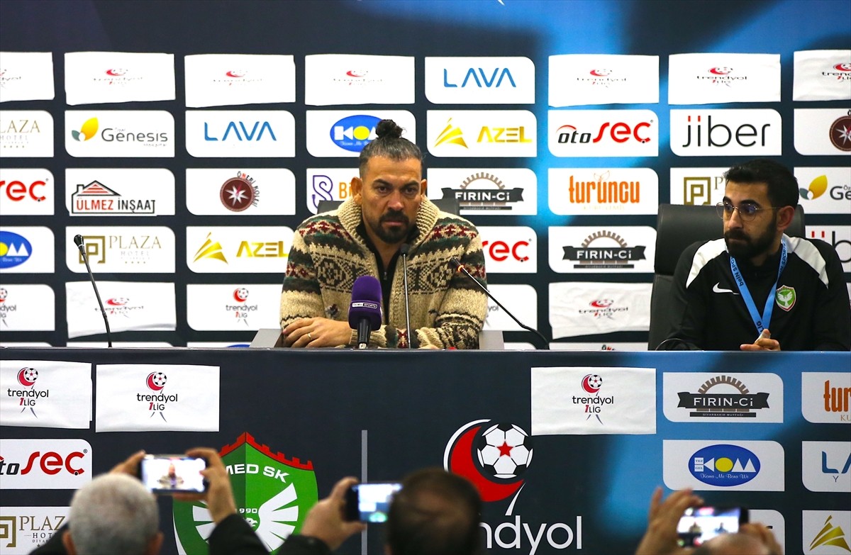 Trendyol 1. Lig'in 17. haftasında, Amed Sportif Faaliyetler ile Central Hospital Ümraniyespor...