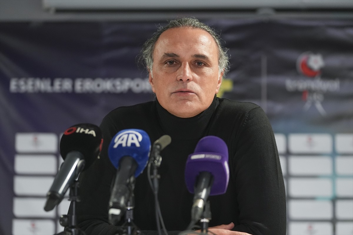 Trendyol 1. Lig’in 17. haftasında Esenler Erokspor ile Teksüt Bandırmaspor takımları Esenler...