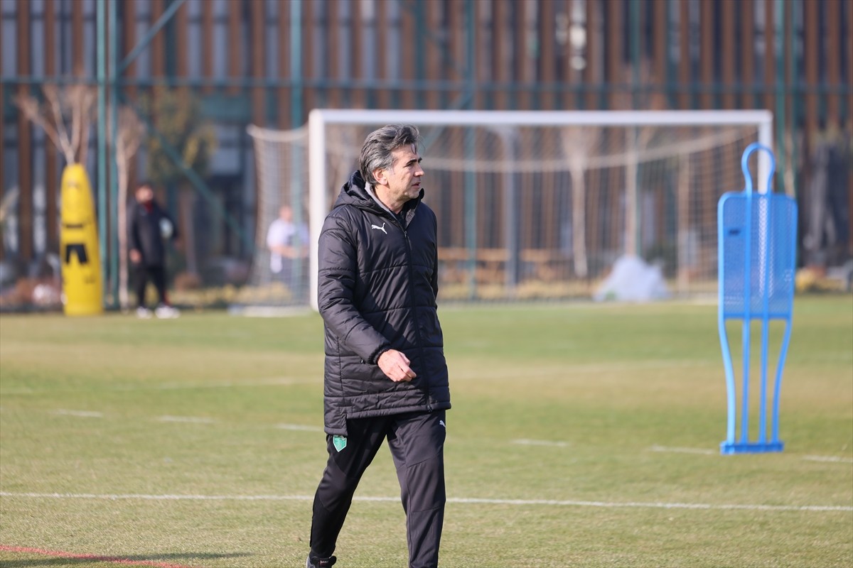 Trendyol 1. Lig takımı Alagöz Holding Iğdır FK, Yalçın Koşukavak'ın istifasının ardından teknik...