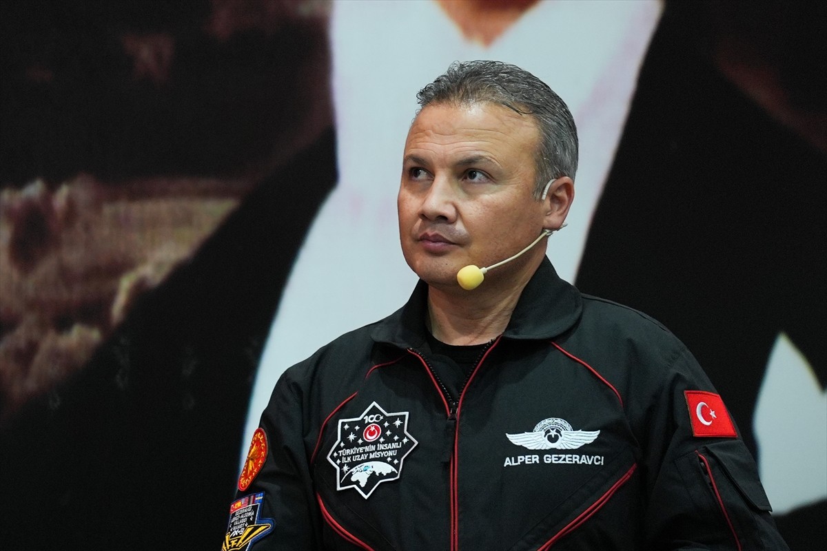 Türkiye'nin ilk astronotu Alper Gezeravcı, Türk Hava Kurumu (THK) Üniversitesi Merkez Kampüs...