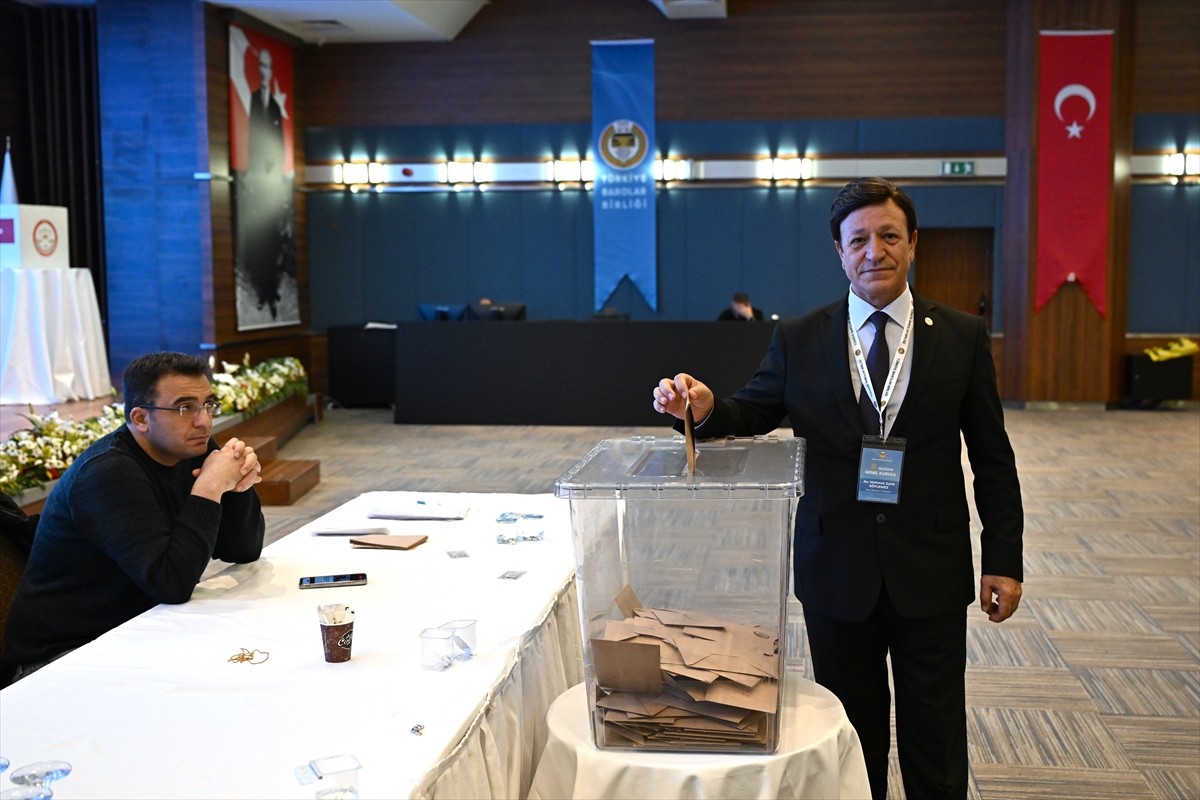 Türkiye Barolar Birliği (TBB) 38. Olağan Genel Kurulu kapsamında başkanlık ve yönetim kurulu...