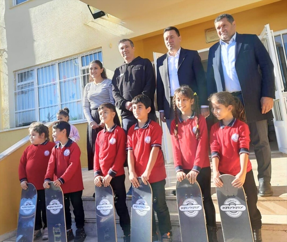 Türkiye Kaykay Federasyonu, olimpik kaykay sporunu tanıtma, geliştirme ve okullara kazandırma...