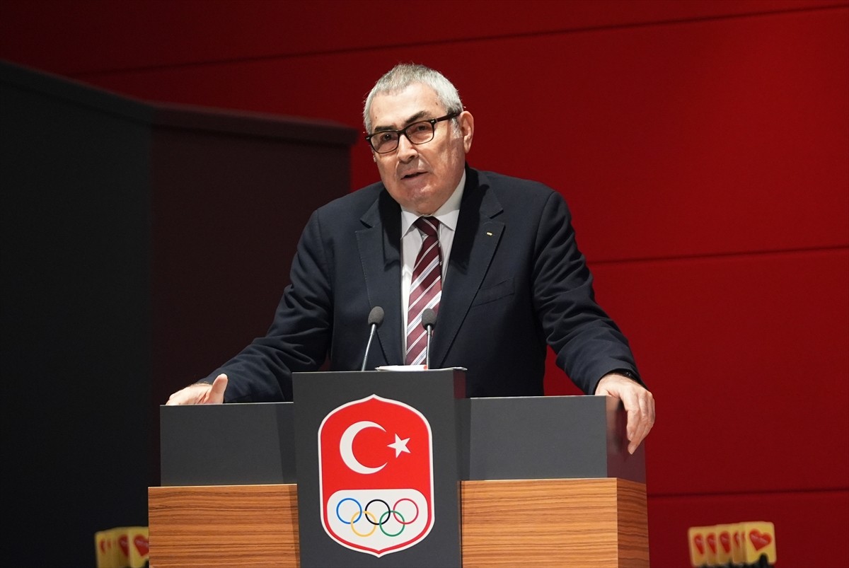 Türkiye Milli Olimpiyat Komitesinin (TMOK) düzenlediği 2023 Türkiye Fair Play Ödülleri sahiplerine...