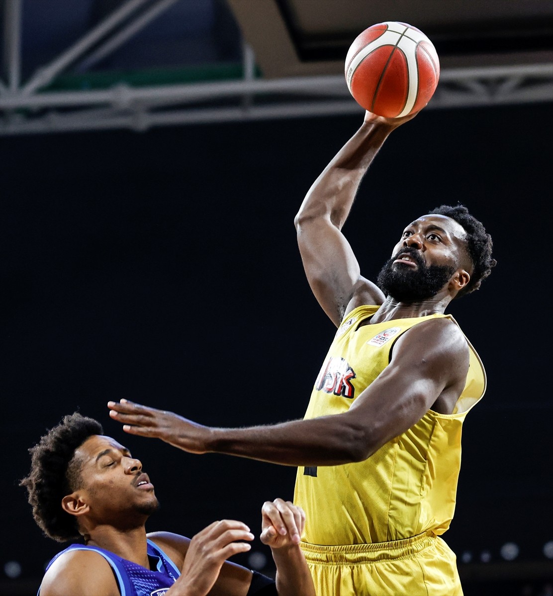 Türkiye Sigorta Basketbol Süper Ligi'nin 10. haftasında Mersin Spor ile Türk Telekom Servet...