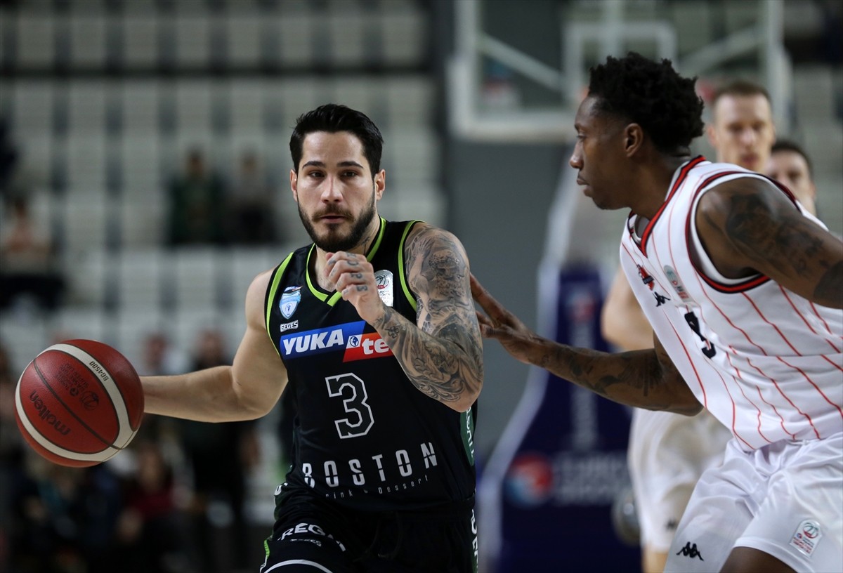 Türkiye Sigorta Basketbol Süper Ligi’nin 10. haftasında Manisa Basket ile Yukatel Merkezefendi...