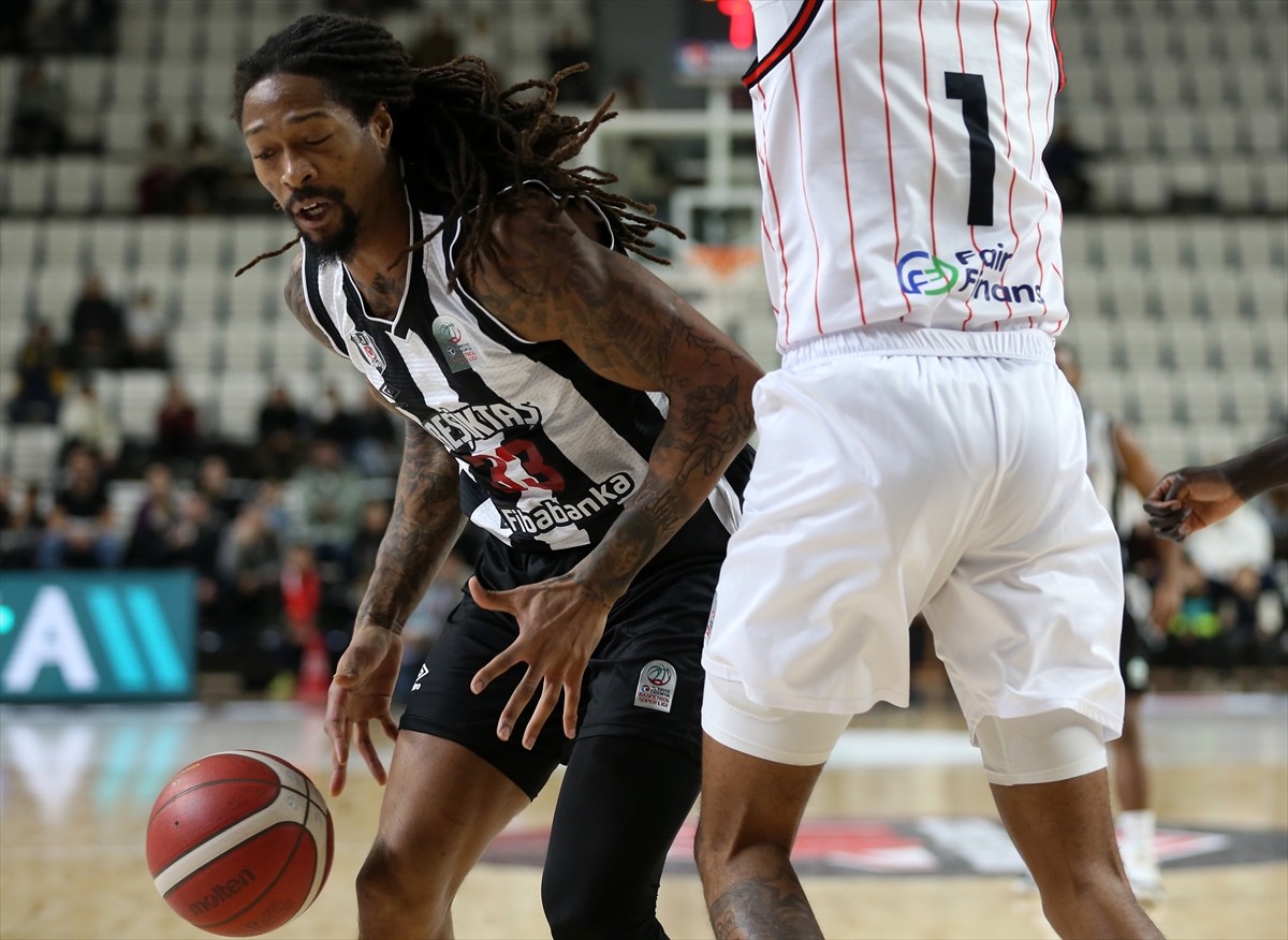 Türkiye Sigorta Basketbol Süper Ligi’nin 12. haftasında Manisa Basket ile Beşiktaş Fibabanka...