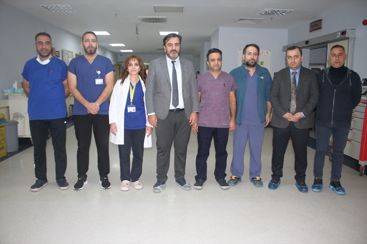 Van'da LPG tankı montajı sırasında meydana gelen patlamada ağır yaralanan baba ve oğlu, 2,5 ay...