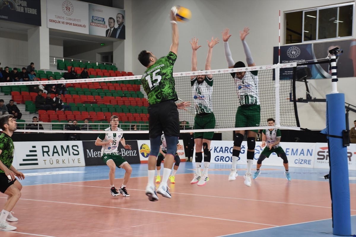Voleybol SMS Global Efeler Ligi'nin 12. haftasında RAMS Global Cizre Belediyespor, Kuşgöz İzmir...