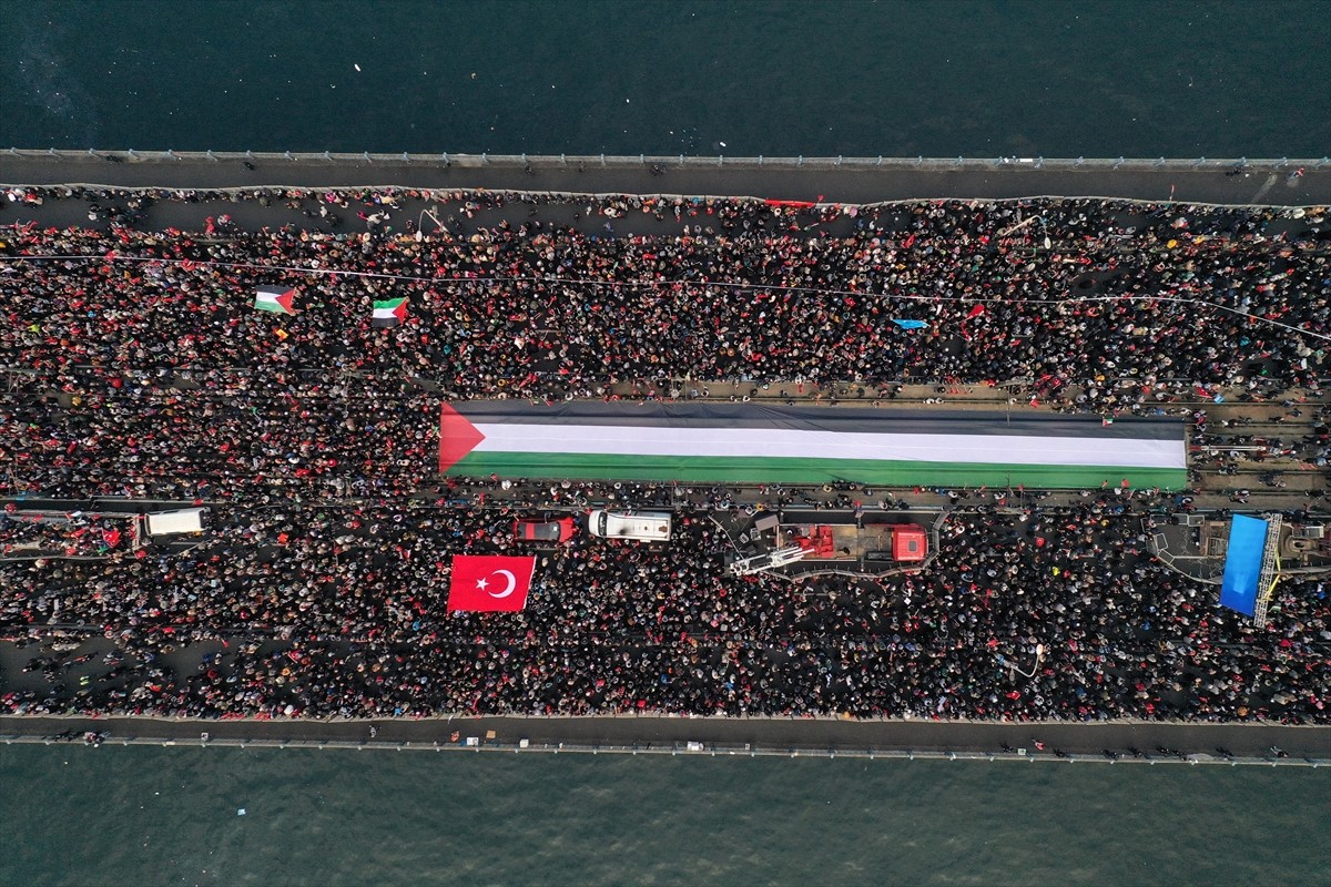 AA’nın "Yılın Kareleri" oylaması: Türkiye Gençlik Vakfının (TÜGVA) öncülüğünde, Milli İrade...