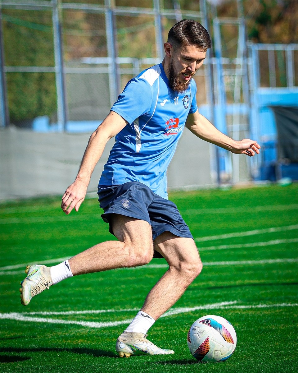 Adana Demirspor, Trendyol Süper Lig'in 19. haftasında deplasmanda Gaziantep FK ile yapacağı maçın...