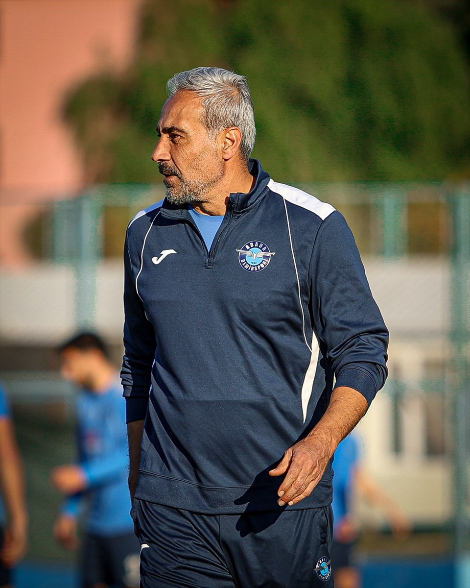 Adana Demirspor, Trendyol Süper Lig'in 20. haftasında yarın Fenerbahçe ile sahasında yapacağı...