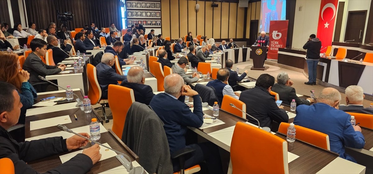 Afyonkarahisar'da Ticaret ve Sanayi Odası'nda "Ege İhracatçıları Buluşmaları" programı...