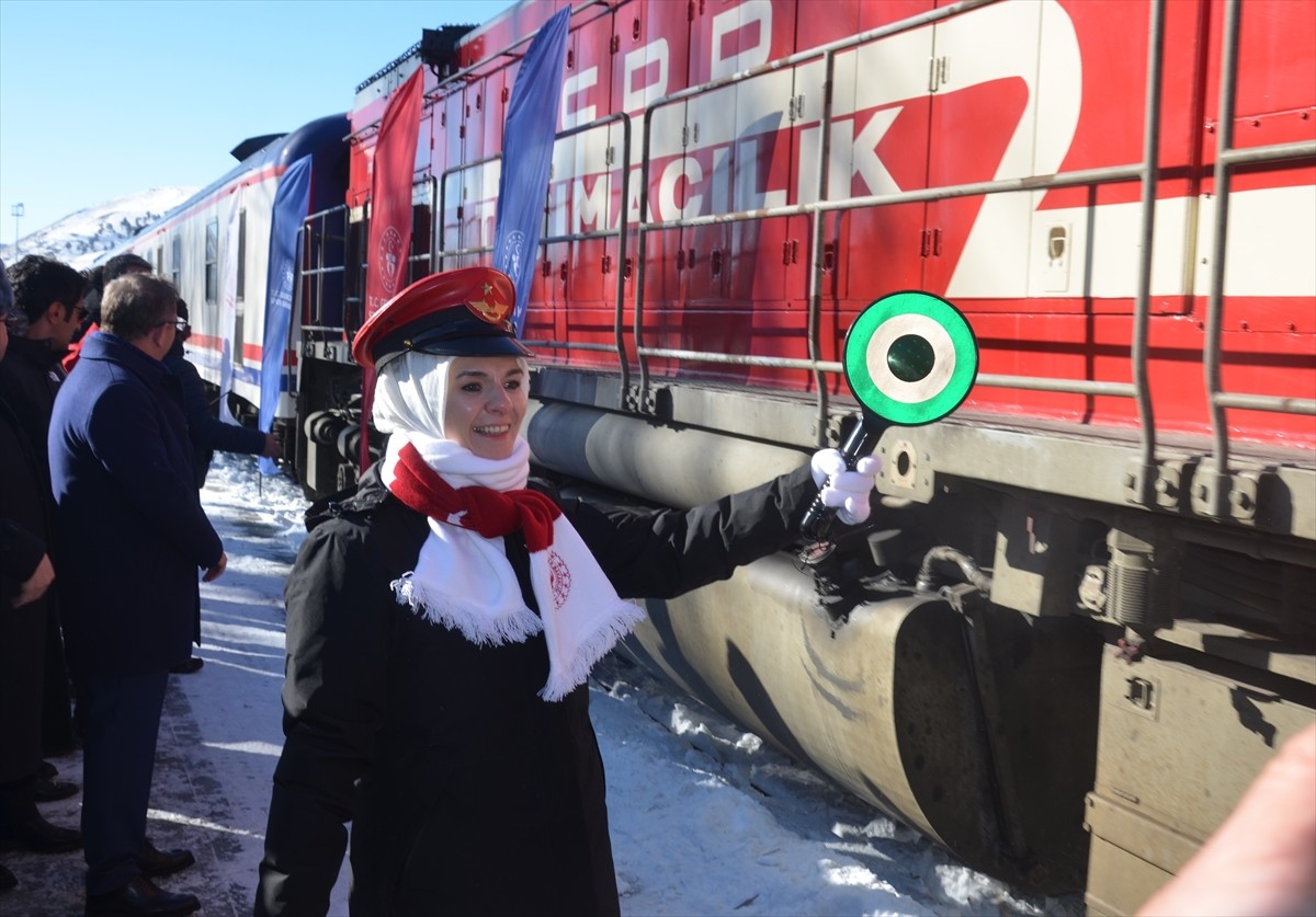 Aile ve Sosyal Hizmetler Bakanı Mahinur Özdemir Göktaş, Sarıkamış Şehitleri'ni anma etkinlikleri...