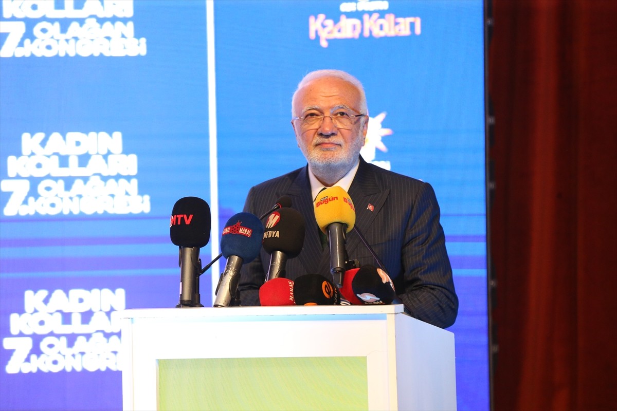 AK Parti Genel Başkanvekili Mustafa Elitaş, Mehmet Akif Ersoy Kültür Merkezi'nde gerçekleştirilen...