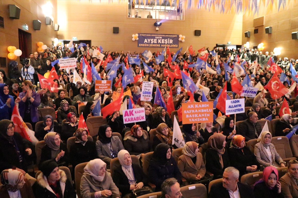 AK Parti Genel Merkez Kadın Kolları Başkanı Ayşe Keşir (ortada), Karabük'te  100. Yıl Kültür...