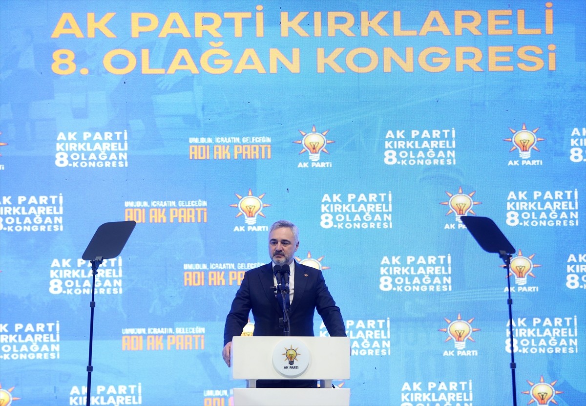 AK Parti Kırklareli İl Başkanı Yunus Ercan Dağtaş, partisinin Atatürk Spor Salonu'nda düzenlenen...