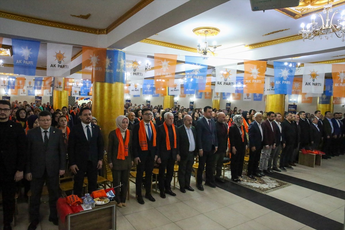 AK Parti Uşak İl Kadın Kolları Başkanlığı 7. Olağan Kongresi gerçekleştirildi.