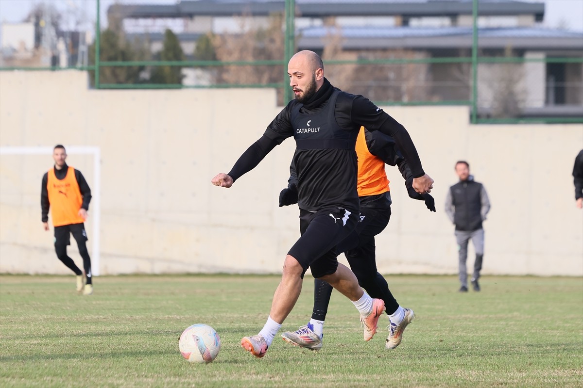 Alagöz Holding Iğdır FK, Trendyol 1. Lig'in 22. haftasında deplasmanda Gençlerbirliği ile yapacağı...