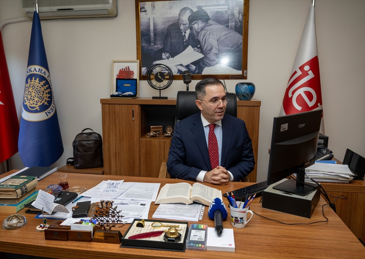 Ankara Üniversitesi (AÜ) İletişim Fakültesi Dekanı Prof. Dr. Fatih Keskin, Anadolu Ajansının (AA)...