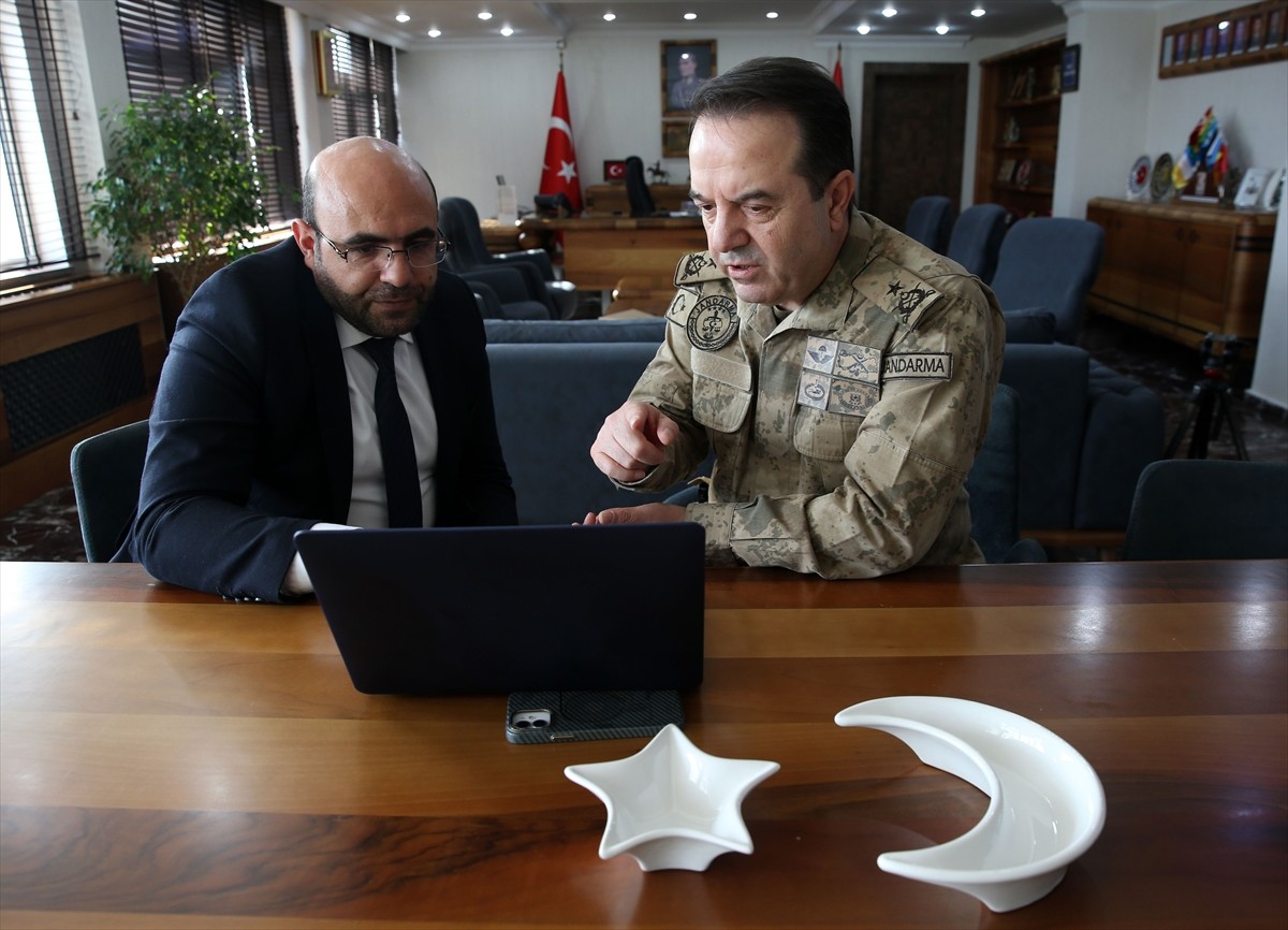 Bitlis İl Jandarma Komutanı Tuğgeneral Zafer Tombul, Anadolu Ajansının (AA) gözünden 2024'e damga...