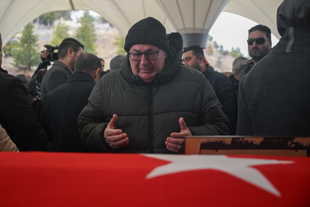 Bolu'da Kartalkaya Kayak Merkezi'ndeki Grand Kartal Otel'de çıkan yangında hayatını kaybeden 25...