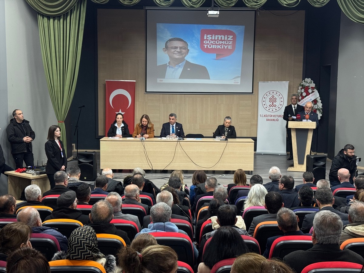 CHP'li 21 milletvekilinden oluşan çalışma grubu, Tunceli'de depreme ilişkin konularla ilgili...