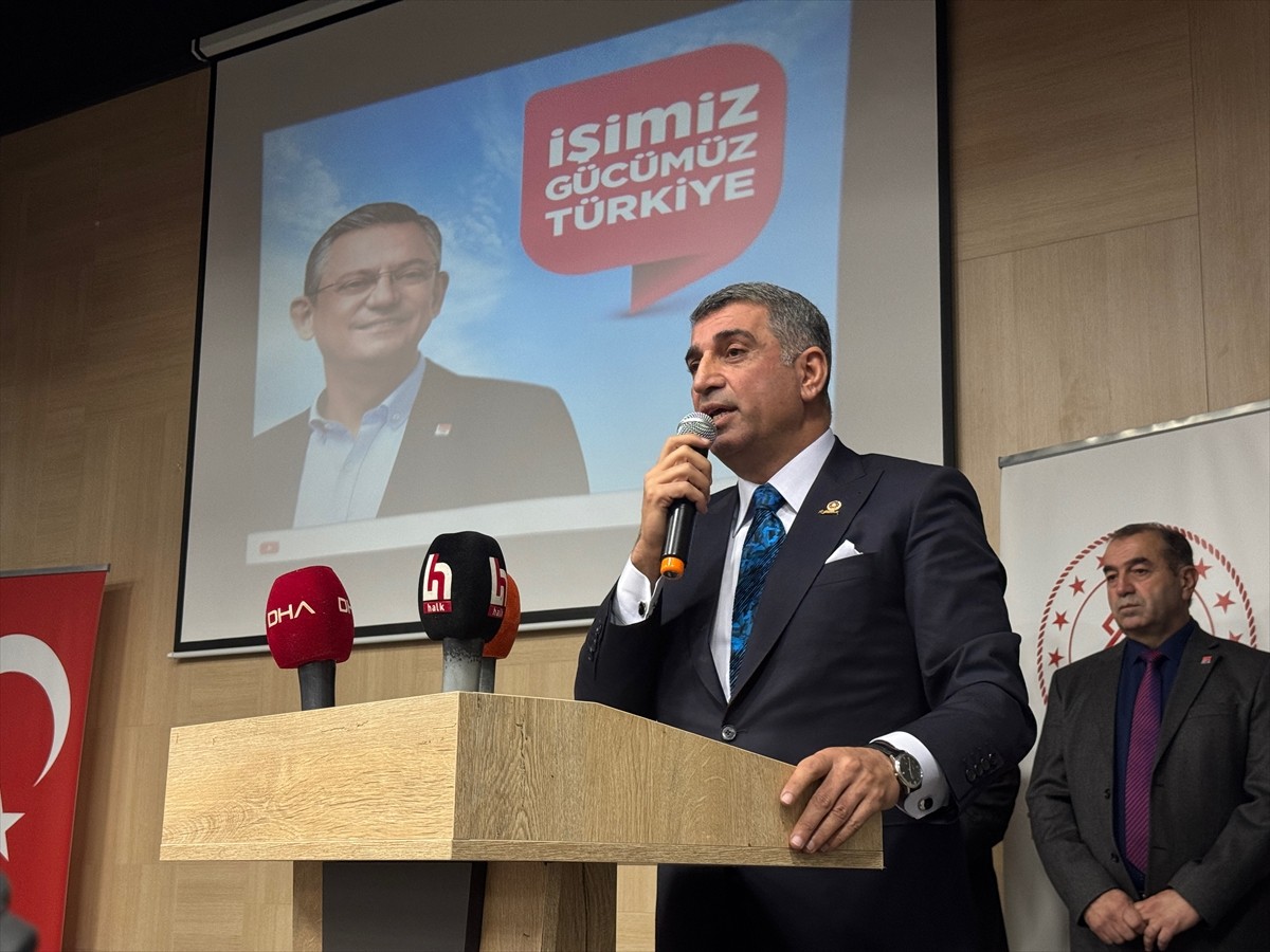 CHP'li 21 milletvekilinden oluşan çalışma grubu, Tunceli'de depreme ilişkin konularla ilgili...