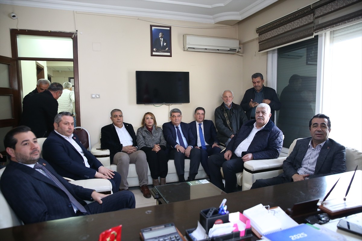 CHP Genel Başkan Yardımcısı Erhan Adem, Hatay'ın Reyhanlı ilçesinde çeşitli ziyaretler...