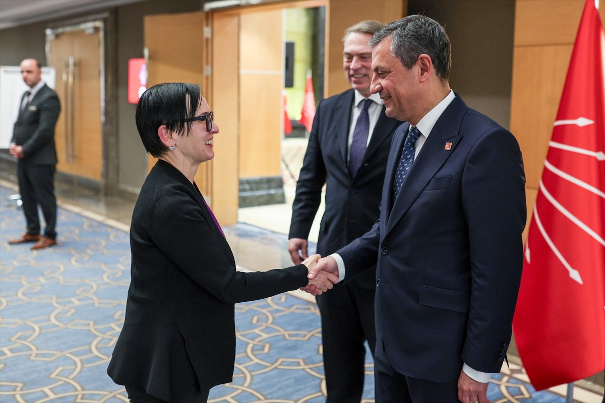 CHP Genel Başkanı Özgür Özel, Avrupa Birliği (AB) Türkiye Delegasyonu Başkanı Büyükelçi Thomas...