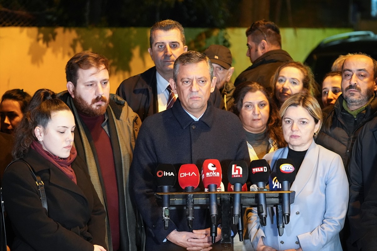 CHP Genel Başkanı Özgür Özel, İstanbul Cumhuriyet Başsavcılığının suç örgütü soruşturması...