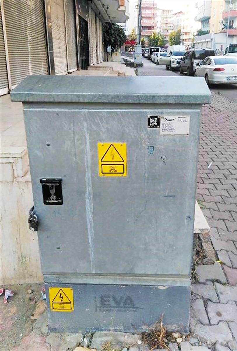 Dicle Elektrik, geçen yıl elektrik dağıtım bölgelerindeki 16 bin 54 elektrik panosunun kapı ve...