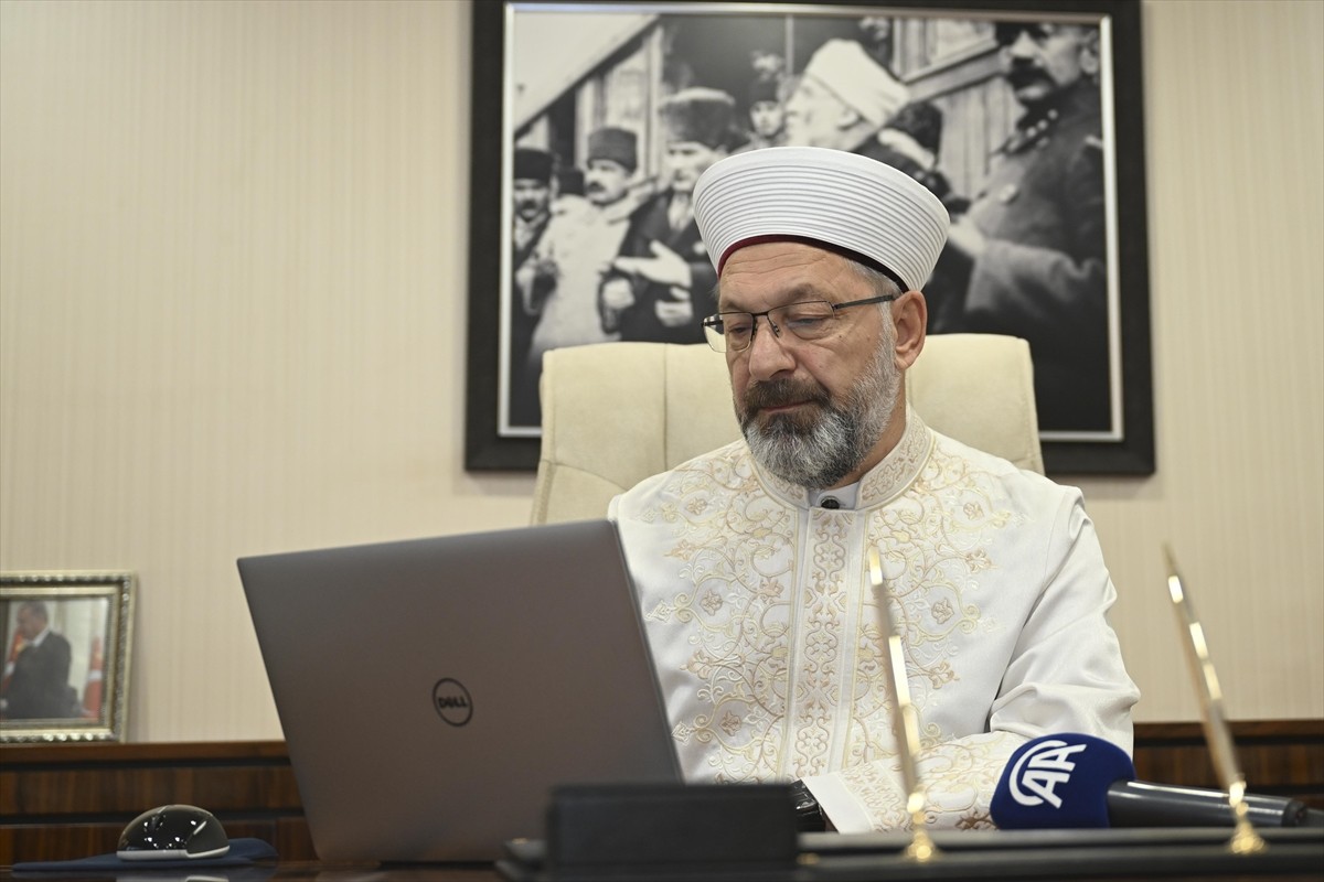 Diyanet İşleri Başkanı Ali Erbaş, Anadolu Ajansının (AA) gözünden 2024'e damga vuran olaylara ait...