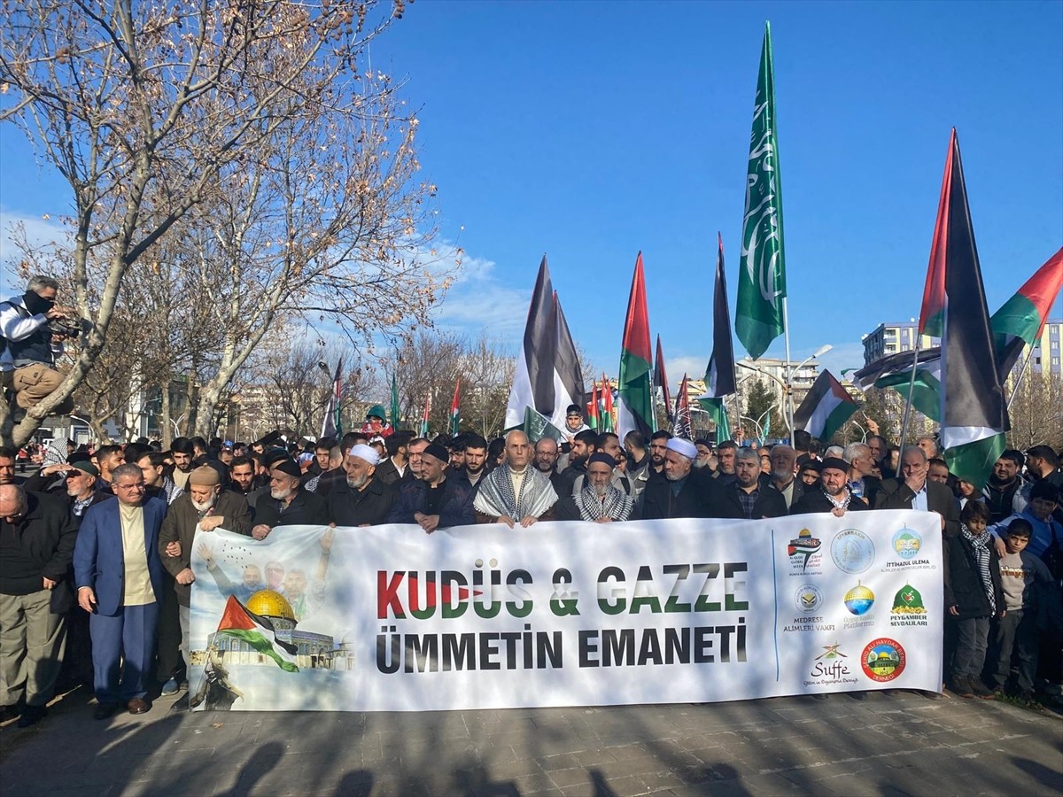 Diyarbakır'da, bazı sivil toplum kuruluşları tarafından "Dünya Kudüs Haftası" etkinlikleri...