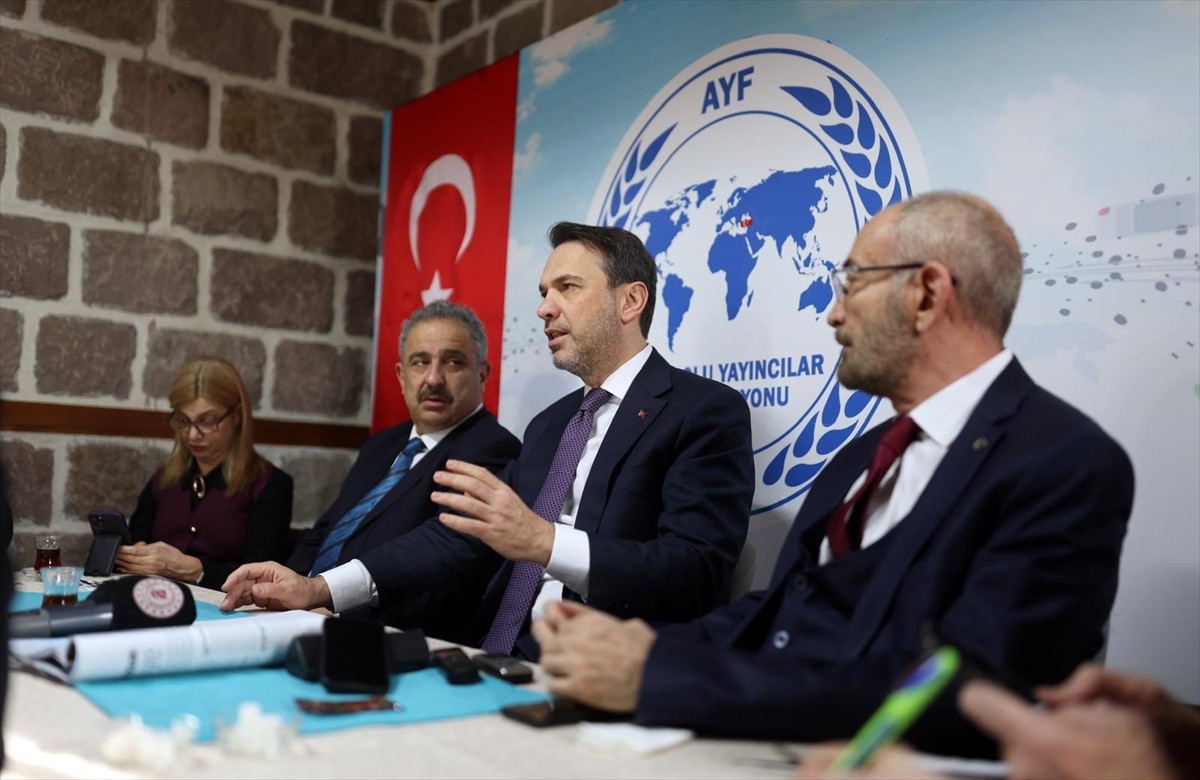 Enerji ve Tabii Kaynaklar Bakanı Alparslan Bayraktar, Anadolu Yayıncılar Federasyonu tarafından...