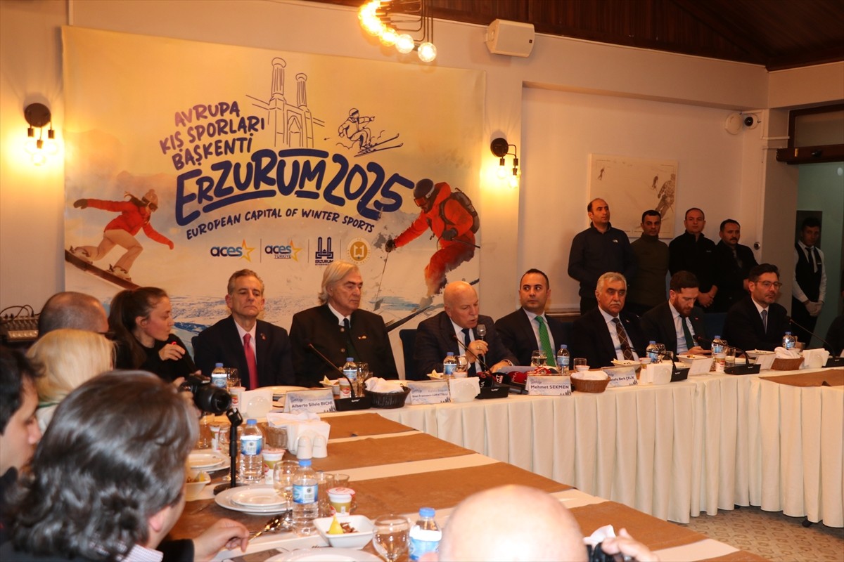 Erzurum Palandöken Dağı'nda "Avrupa Kış Sporları Başkenti Erzurum 2025" konulu bilgilendirme...