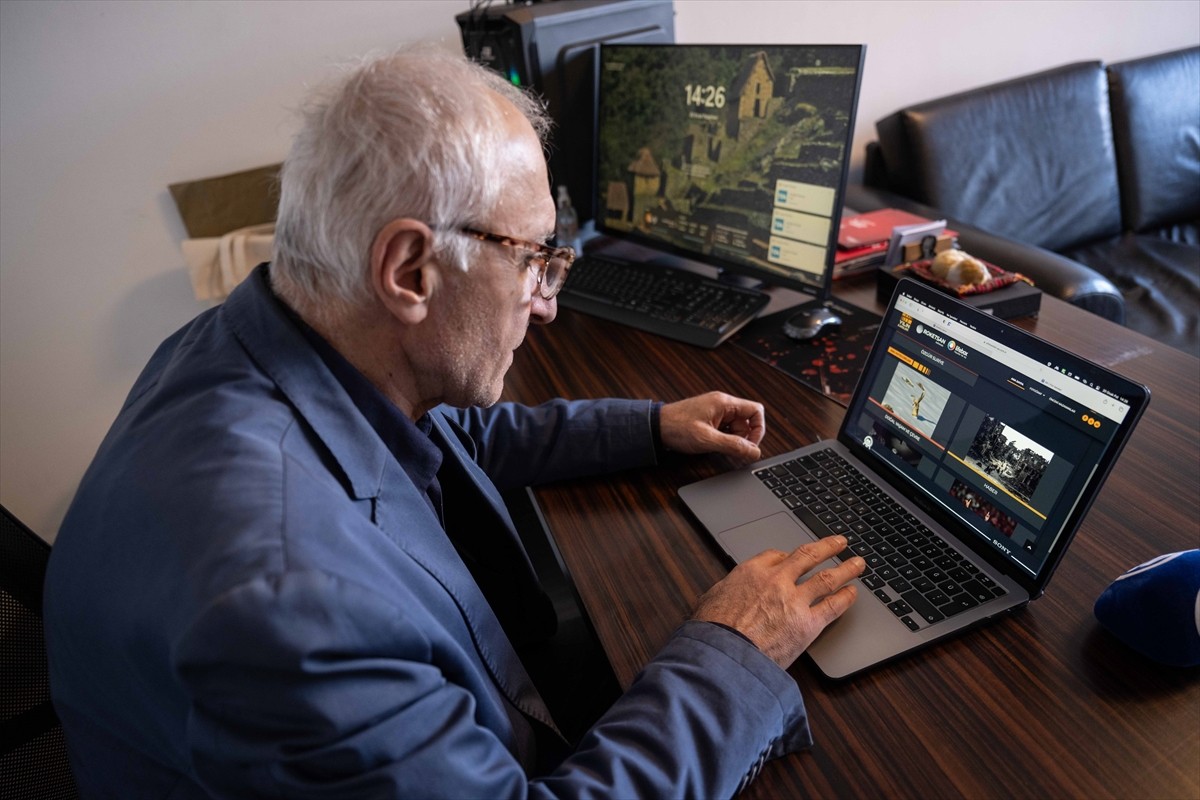 Eski Anadolu Ajansı (AA) Genel Müdürü gazeteci Mehmet Güler, AA'nın "Yılın Kareleri" oylamasına...