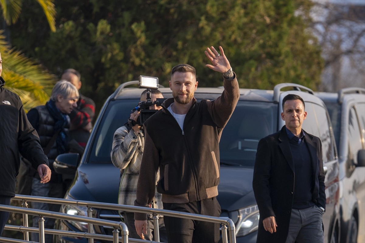 Fenerbahçe'nin transfer görüşmelerine başladığını duyurduğu Slovak savunma oyuncusu Milan...