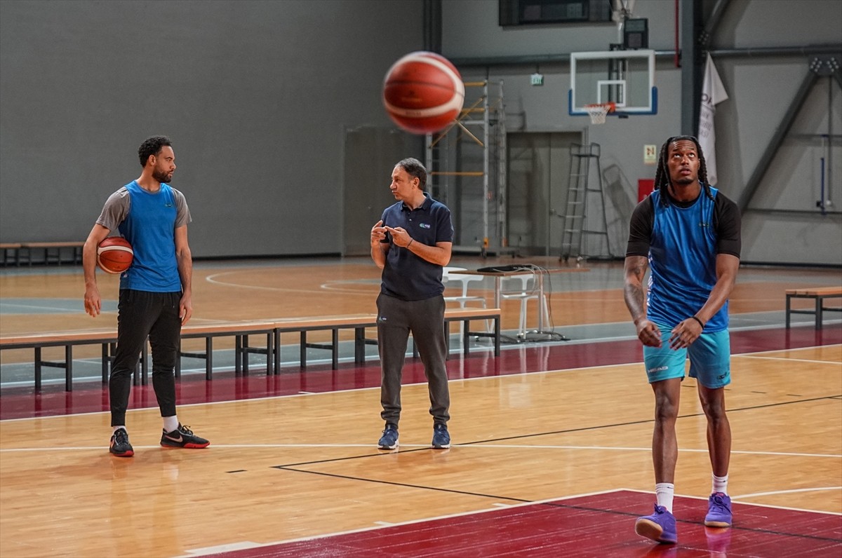 FIBA Erkekler Avrupa Kupası 2. tur K Grubu'nda lider durumda bulunan TOFAŞ, iyi gidişatı sürdürüp...