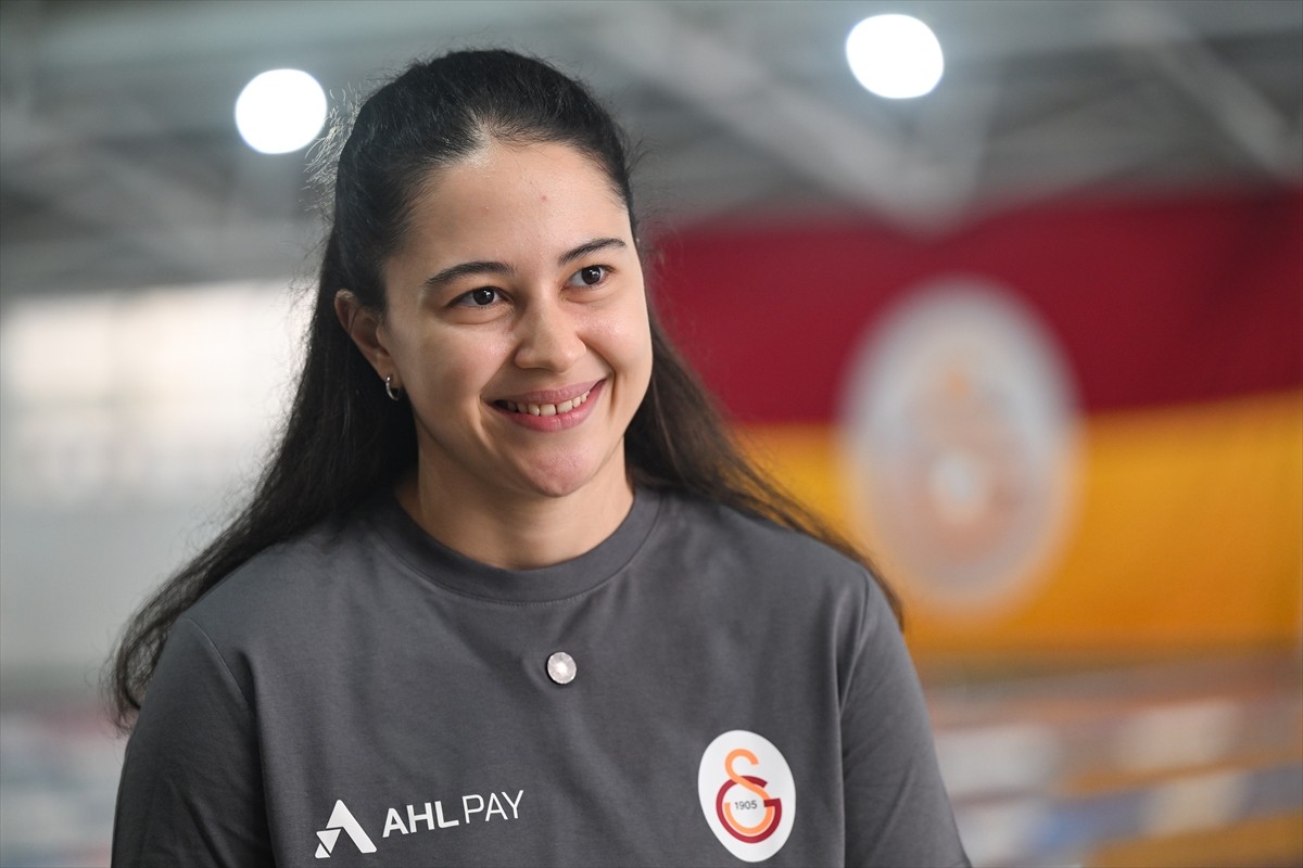 Galatasaray'ın otizmli bireyler için kurduğu otizm yüzme takımı, adını hem ulusal hem de...