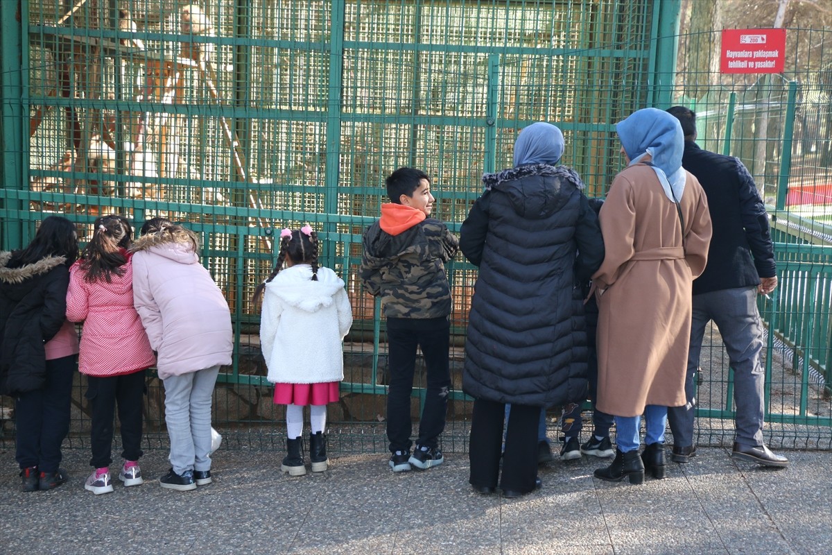 Gaziantep'te 2001'de Burç Ormanı'nda hizmete açılan ve yaklaşık 1 milyon metrekarelik alana kurulu...