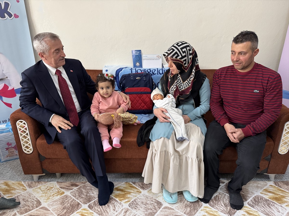 Gaziantep'te Şahinbey Belediyesi, 3 ve daha fazla çocuğu olan ailelerin 1 yıllık bebek bezi...