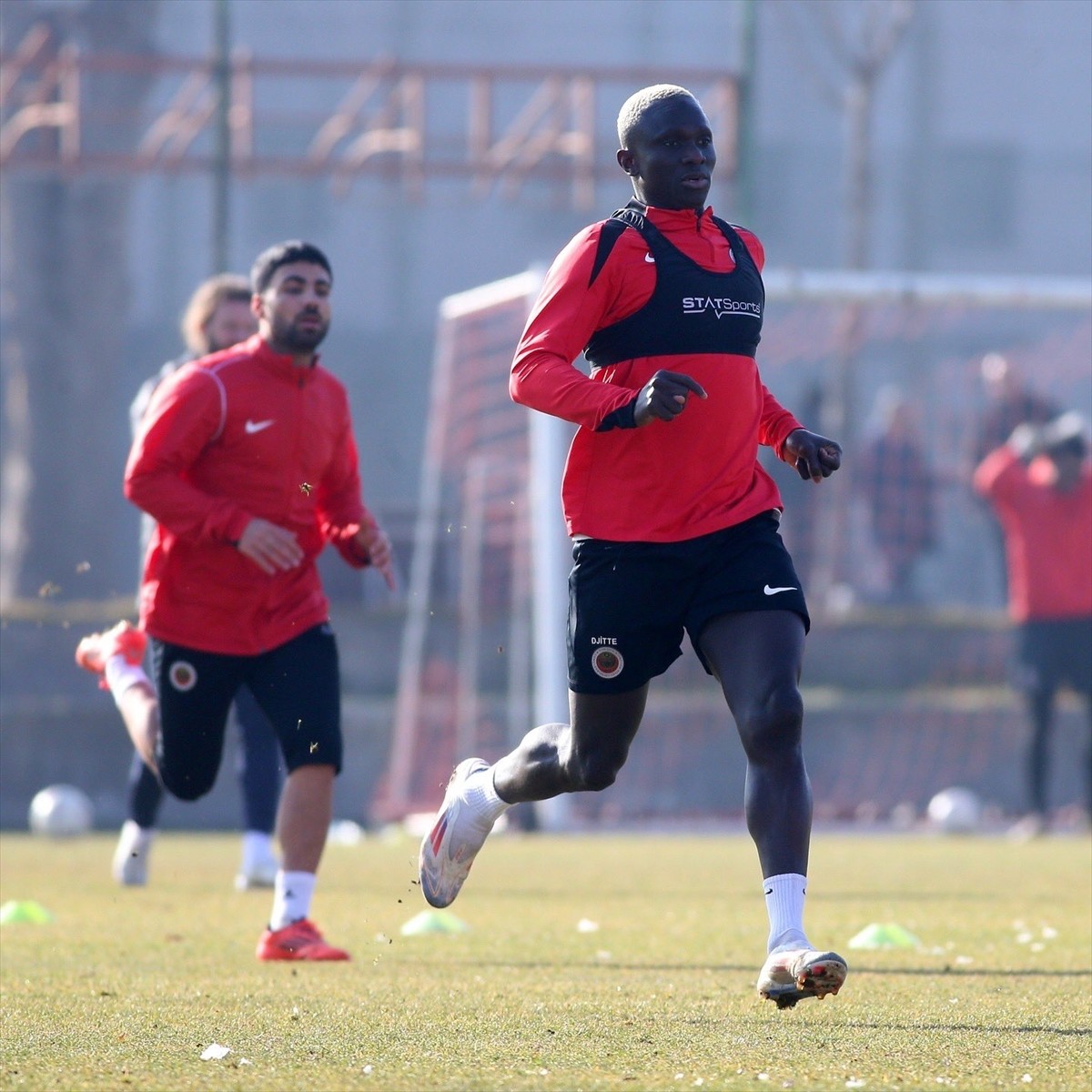 Gençlerbirliği, Trendyol 1. Lig'in 18. haftasında deplasmanda karşılaşacağı Sakaryaspor maçının...