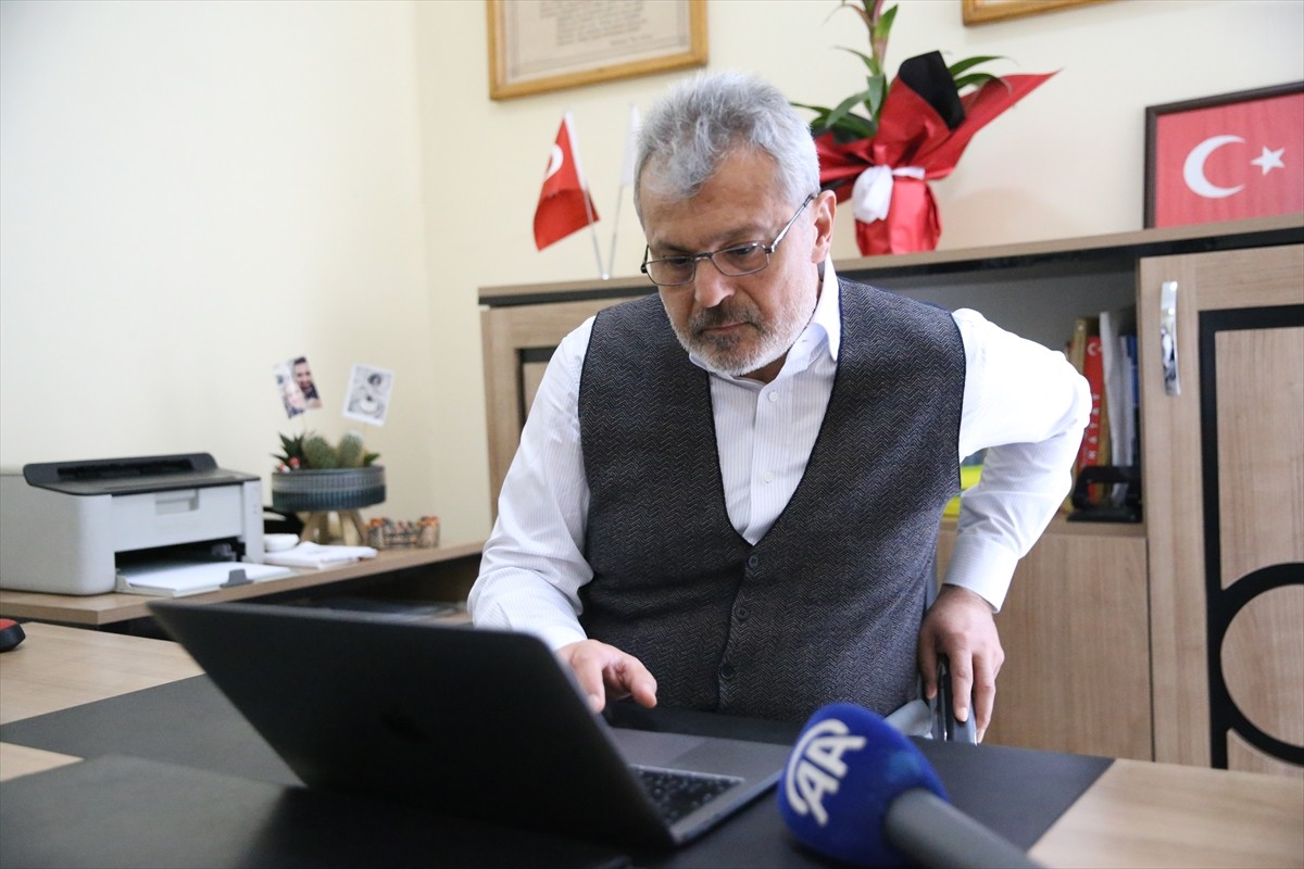 Hatay Büyükşehir Belediye Başkanı Mehmet Öntürk, Anadolu Ajansının (AA) gözünden 2024'e damga...