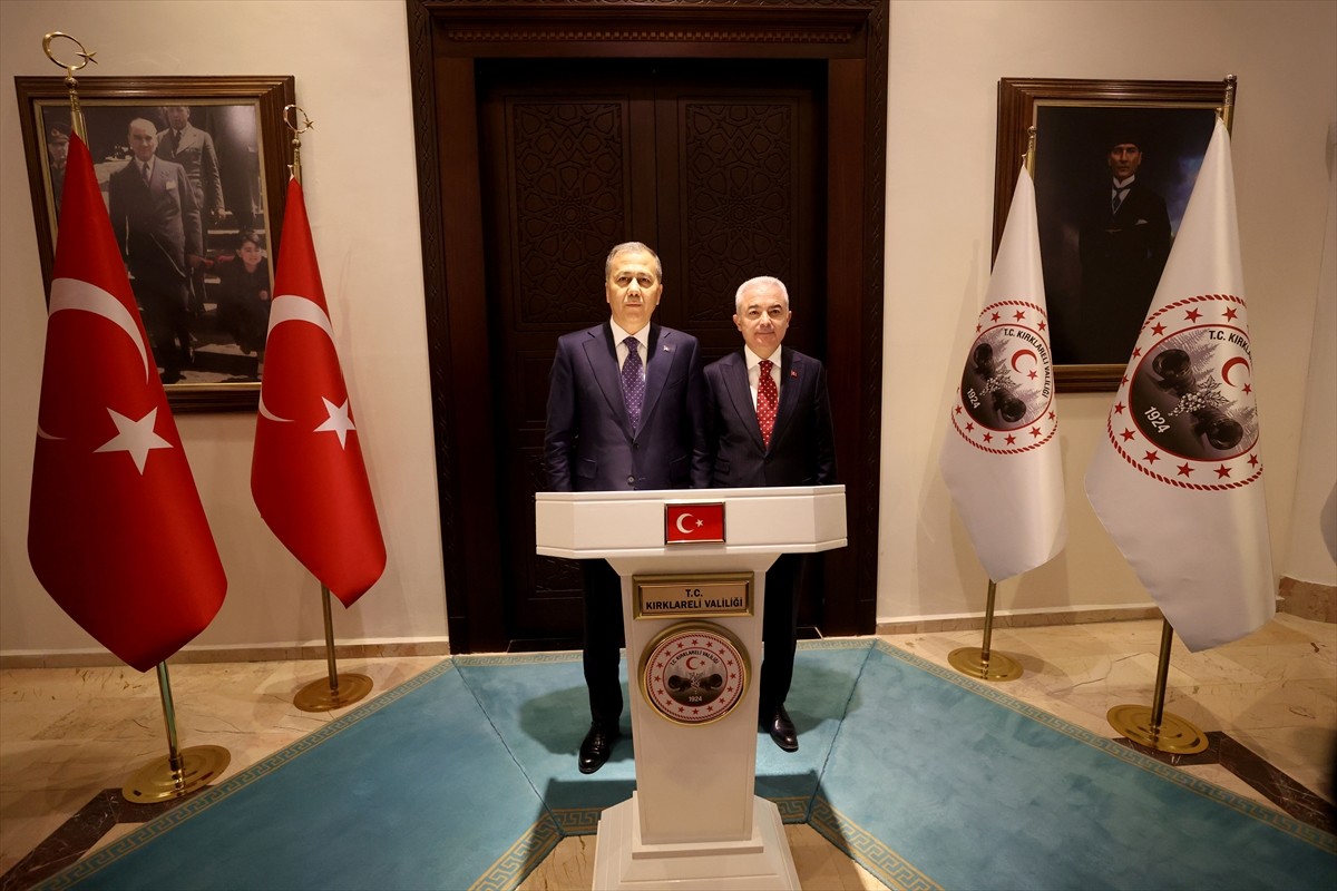 İçişleri Bakanı Ali Yerlikaya, Kırklareli Valiliğini ziyaret etti. Bakan Yerlikaya'yı valilik...